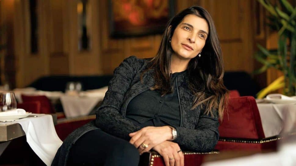 Αντιγόνη Κουλουκάκου: Τέλος οι βαφές! Με άσπρα μαλλιά και χωρίς μακιγιάζ