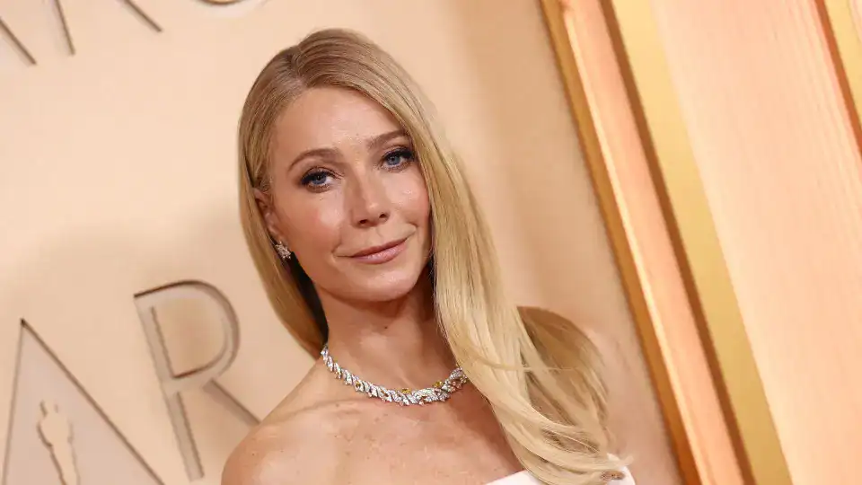 Η Gwyneth Paltrow εντυπωσιάζει με «γυμνό φόρεμα» στα Όσκαρ 2026
