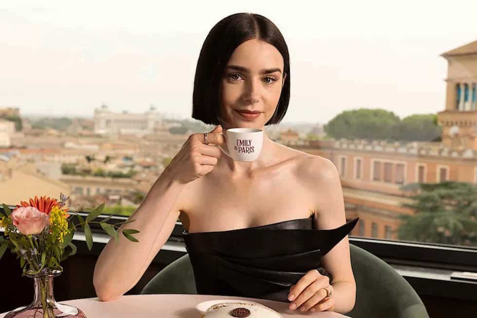 Η Έμιλι έρχεται στην Ελλάδα!