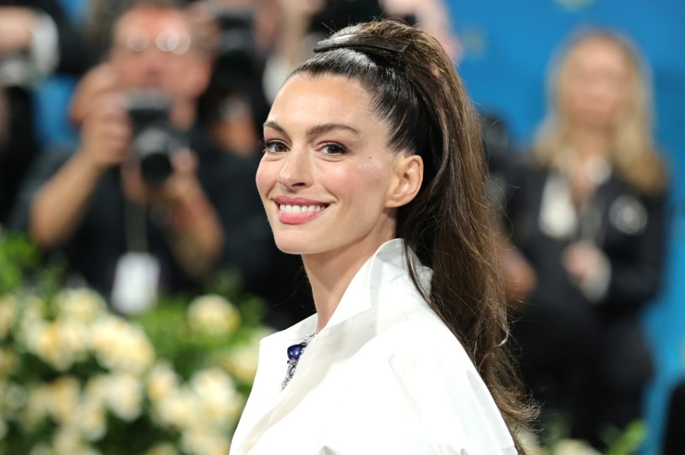 Η Αν Χάθαγουεϊ ανακηρύχθηκε από το περιοδικό People ως η πιο όμορφη γυναίκα στον κόσμο για το 2026