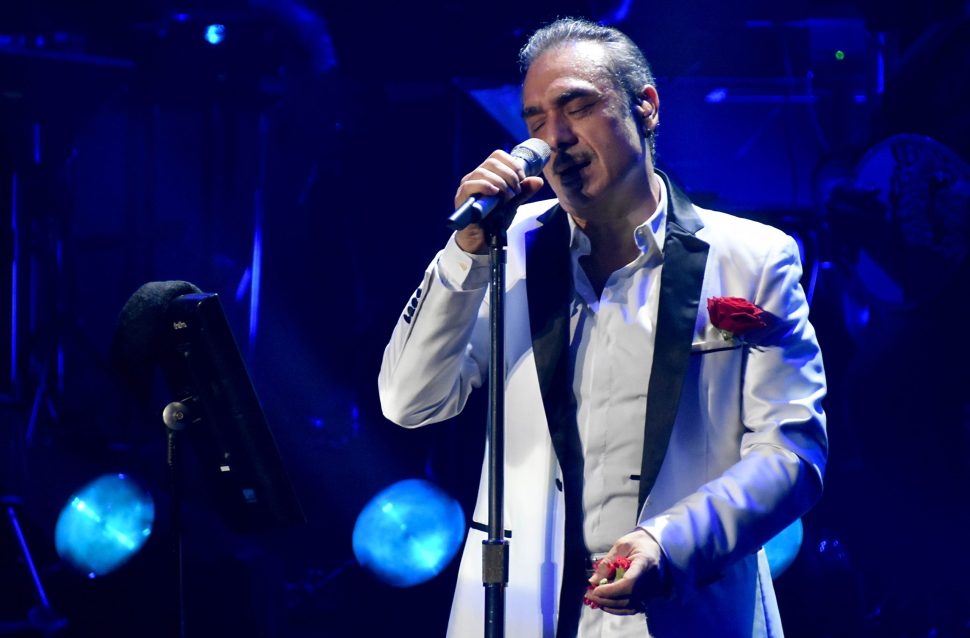 Η νέα ζωή του Σφακιανάκη μετά τον θάνατο της Κίλι: Τα πουλάει όλα και φεύγει από την Αθήνα