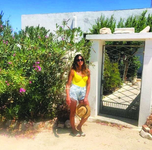 Σταματίνα Τσιμτσιλή-Θέμης Σοφός: Το κατάλευκο σπίτι τους στην Πάρο με τη μαγευτική θέα