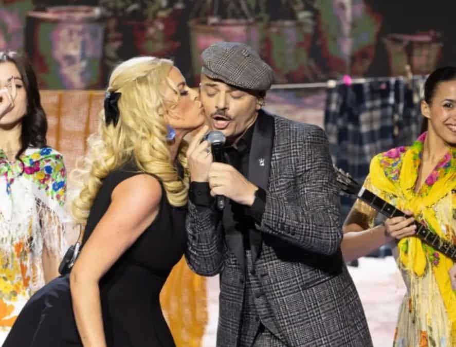 Κώστας Δόξας: Ερωτευμένος ξανά-Μ’ αυτήν τη γνωστή ξανθιά δημοσιογράφο είναι σε σχέση