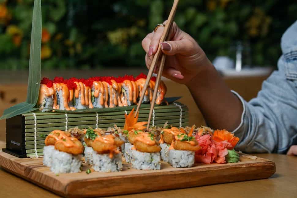 «Drunk Duck»: Η νέα γευστική εμπειρία σούσι στην Καλλιθέα που ανεβάζει τον πήχη στην ασιατική κουζίνα