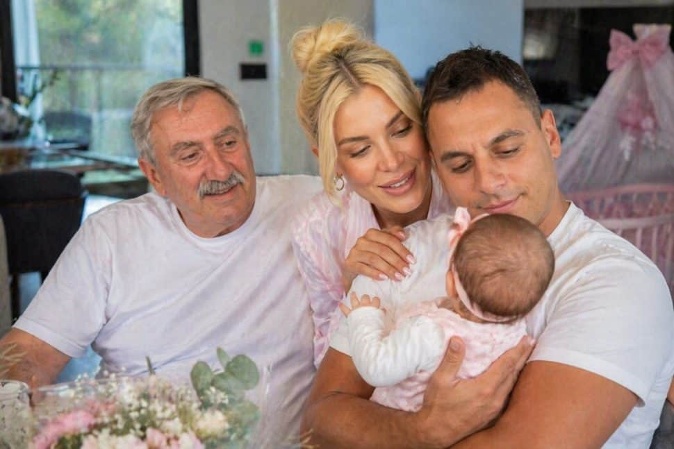 Ξετρελαμένος ο πεθερός με την Καινούργιου: «Βάλτε μπρος και για το γιο τώρα» – Ετοιμάζονται για δεύτερο μωρό