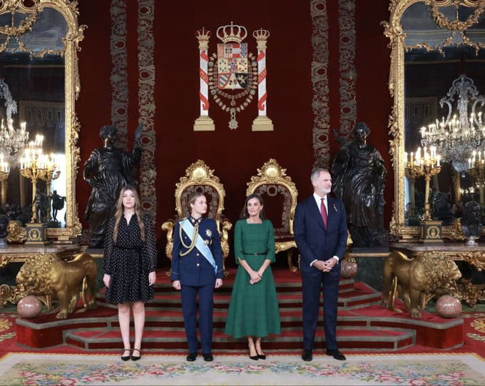 Πιάστηκαν» σε χαλαρή στιγμή – Viral η Letizia και ο Felipe στον κινηματογράφο