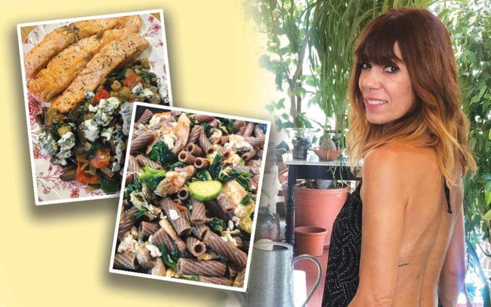 Μυρτώ Αλικάκη: Ετοιμάζει σολομό με ζεστή σαλάτα και πένες χαρουπιού με λαχανικά και κοτόπουλο