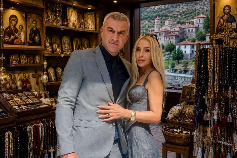 Δέλλας-Μαστροκώστα: Την πήγαινε με καροτσάκι στα μοναστήρια-Μέχρι τελευταία στιγμή της έβαζε τα κομποσκοίνια στο χέρι