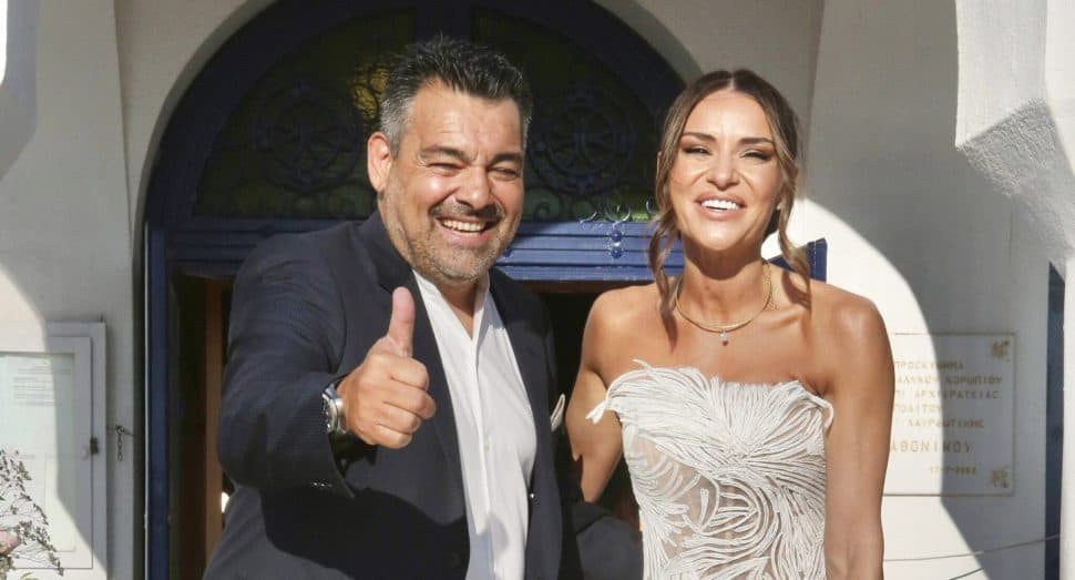 Χαρές και για την Ελένη Τσολάκη: Δείτε τους να χορεύουν με την κόρη τους – Τρυφερές στιγμές μετά τη βάφτιση