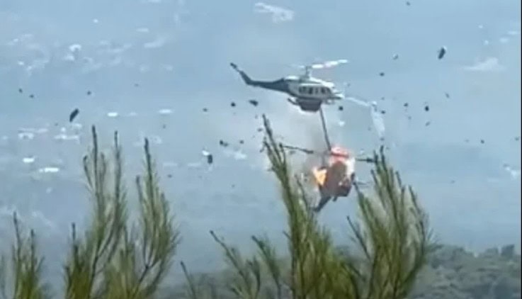 Θρήνος στην Ψάθα: Συγκρούστηκαν ελικόπτερα που επιχειρούσαν στη φωτιά στα Μέγαρα-Πάνε τα παλικάρια! (βίντεο-σοκ)