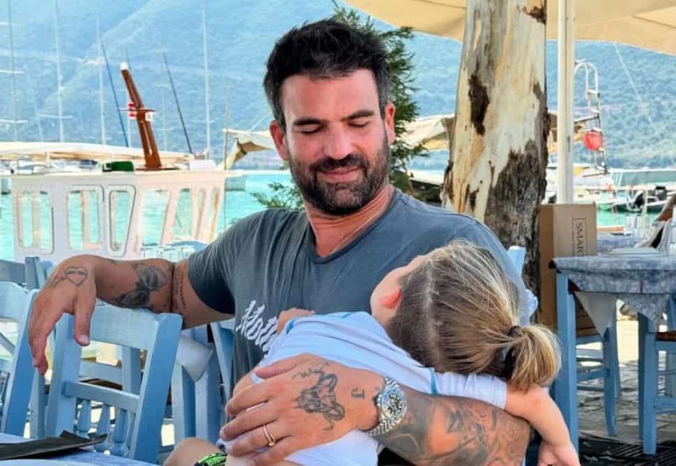 Αλεξάνδρου: Χιλιάδες ευρώ στη νταντά για τον μικρό Πάρη-Μαζί στην Κύθνο με την Ελληνίδου και την Φιλιππινέζα (βίντεο)