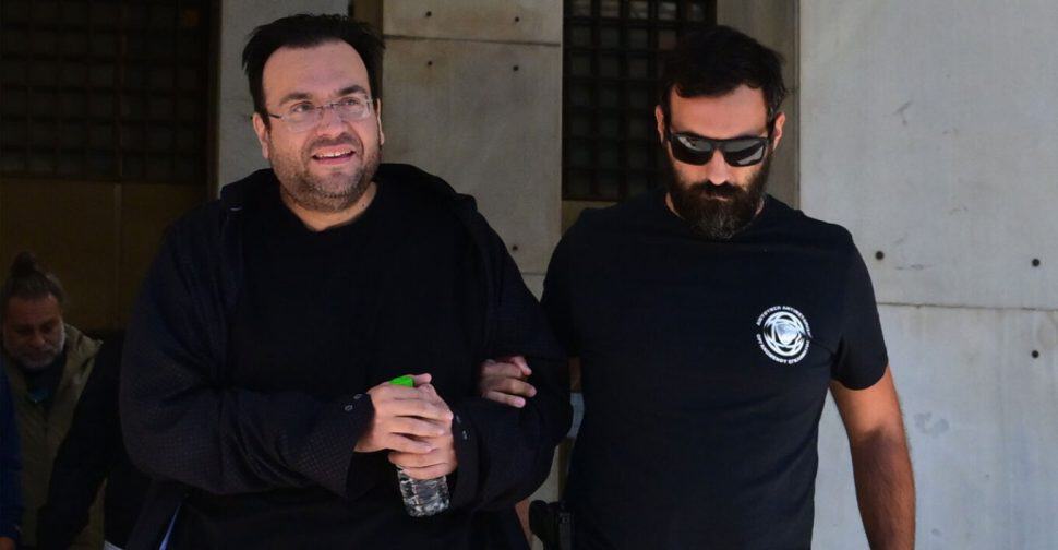 Στον ανακριτή ο Φίλιππος Καμπούρης και η σύζυγός του: «Είμαι αθώος, είναι σκευωρία», είπε φεύγοντας από τη ΓΑΔΑ