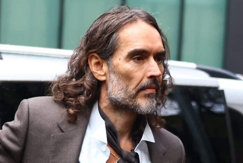 Ράσελ Μπραντ: Αρνείται όλες τις κατηγορίες για σεξουαλικές επιθέσεις εναντίον γυναικών